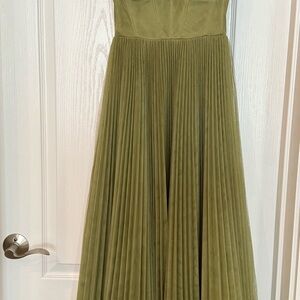 Hutch Olive Green Pleated Wedding Dress